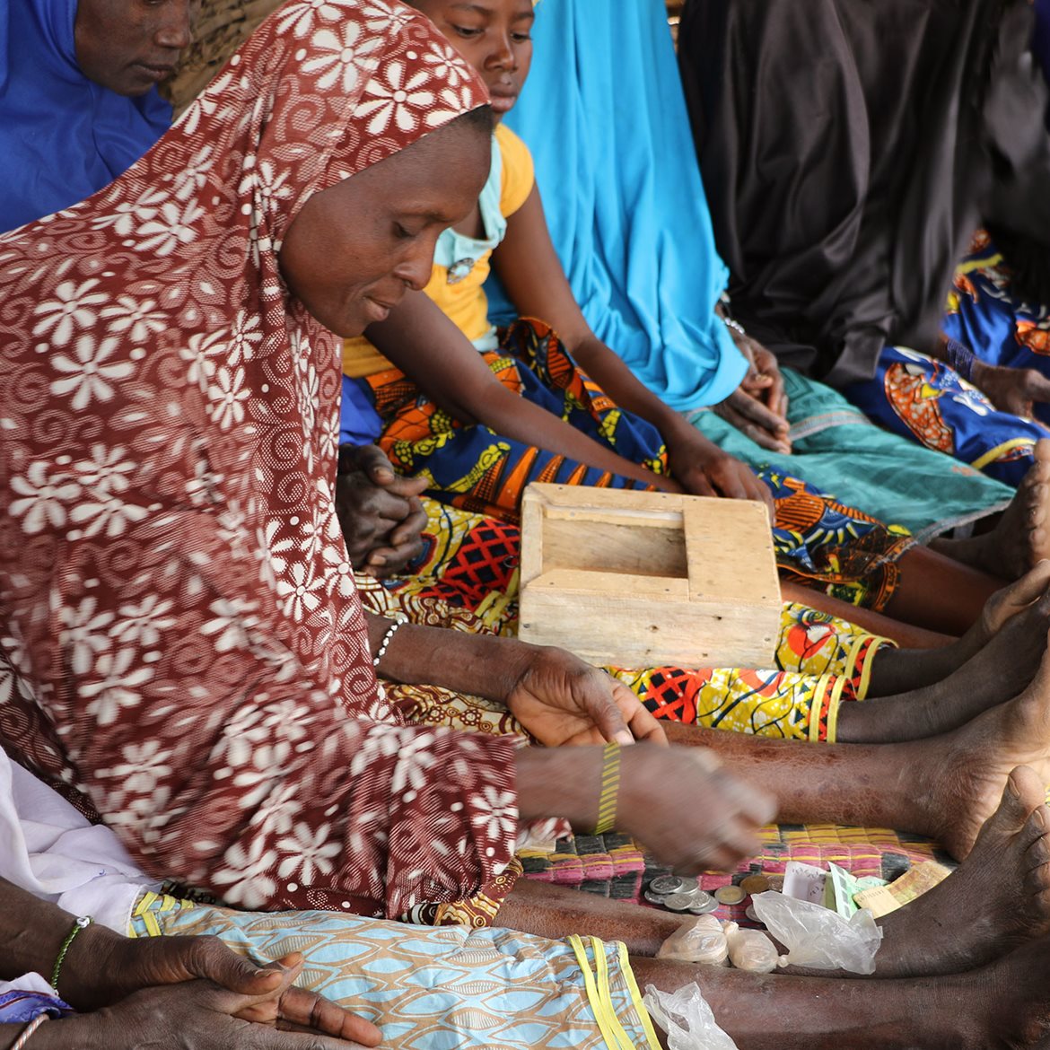 2015-niger-women-saving-photo-egil-mongstad